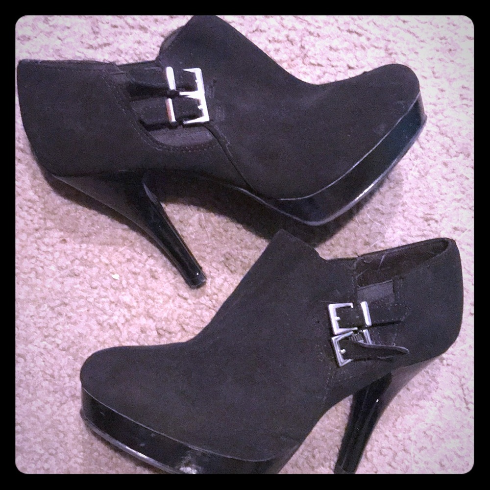 Women’s size 5 heels